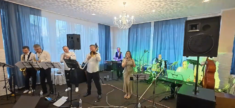 Jazz Band Alex Dixie Band Orchestra виконує світові хіти у джазовій обробці на корпоративі у Києві
