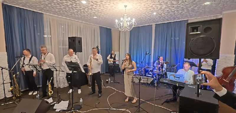 Джазовий оркестр Alex Dixie Band Orchestra грає лаунж та свінгові композиції на VIP заході у Києві