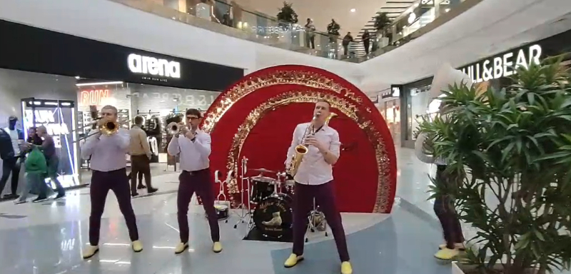 Джаз бенд Yellow Shoes исполняет украинские композиции и мировые хиты на торжественном банкете в Киеве