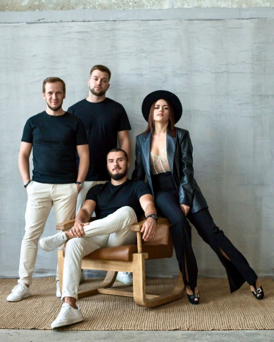 Музиканти Energy Band виступають на презентації компанії в Києві з сучасними каверами та авторськими аранжуваннями