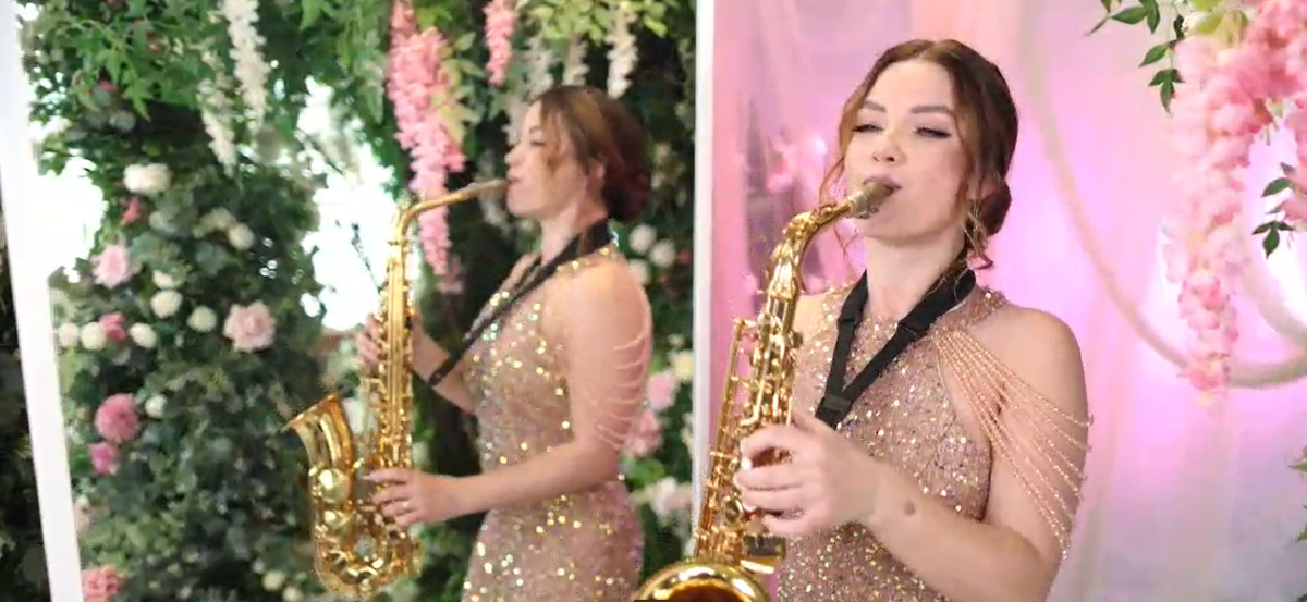 IVA SAX &mdash; стильна саксофоністка на весільному вечорі та корпоративі у Києві